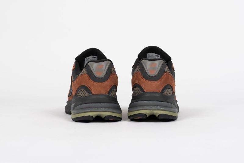 ◆正規品◆NEW BALANCE U2010ANV BROWN◆関税込◆男女共用◆人気 New Balance 2010 “Brown”が国内6月25日より発売［U2010ANV