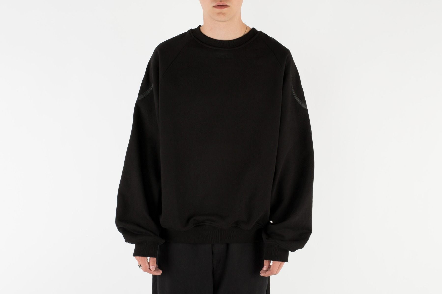 【AJO AJOBYAJO】23FW★ Tribal AJO Leather Applique Sweat AJO AJOBYAJO】23FW☆ Tribal AJO Leather Applique Sweat