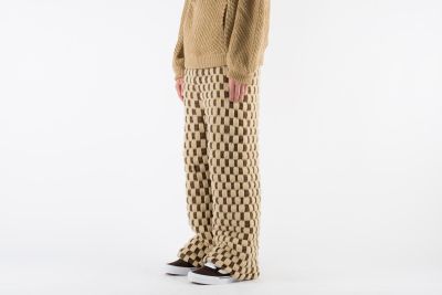 Article by Isa Boulder