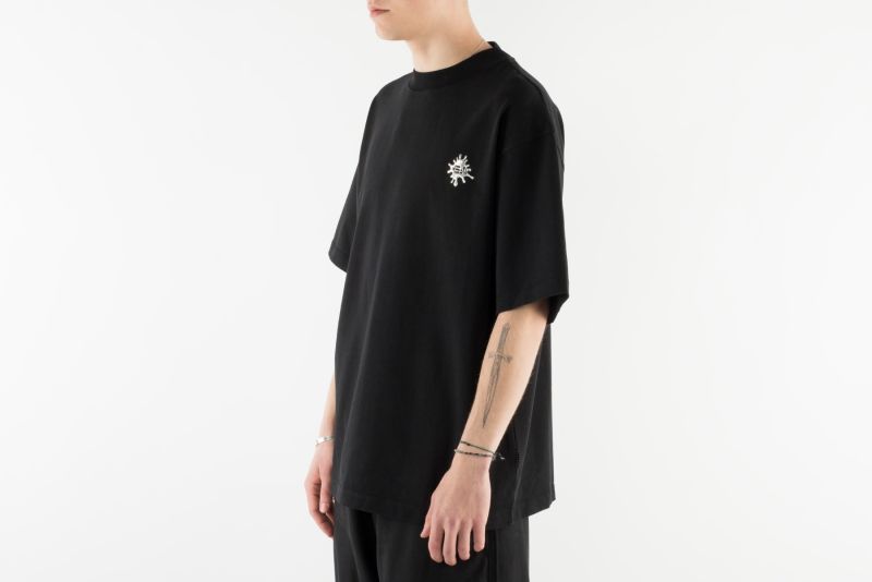 Eytys｜SHORT-SLEEVED ROUND NECK T-SHIRTS (Ferris Black ( Black Ferris T-Shirt by EYTYS on Sale