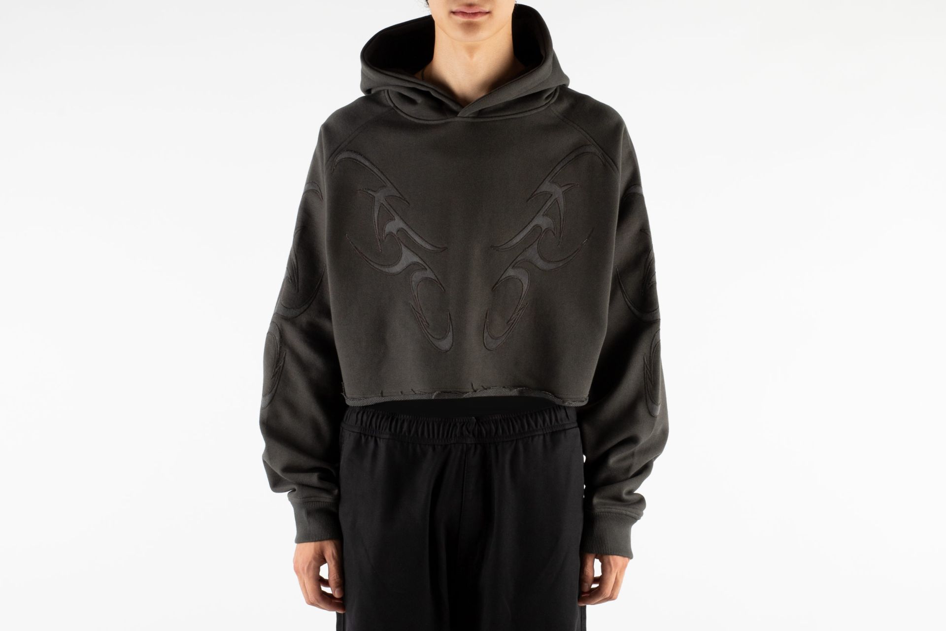 【AJO AJOBYAJO】23FW★ Tribal AJO Leather Applique Sweat AJO AJOBYAJO】23FW☆ Tribal AJO Leather Applique Sweat