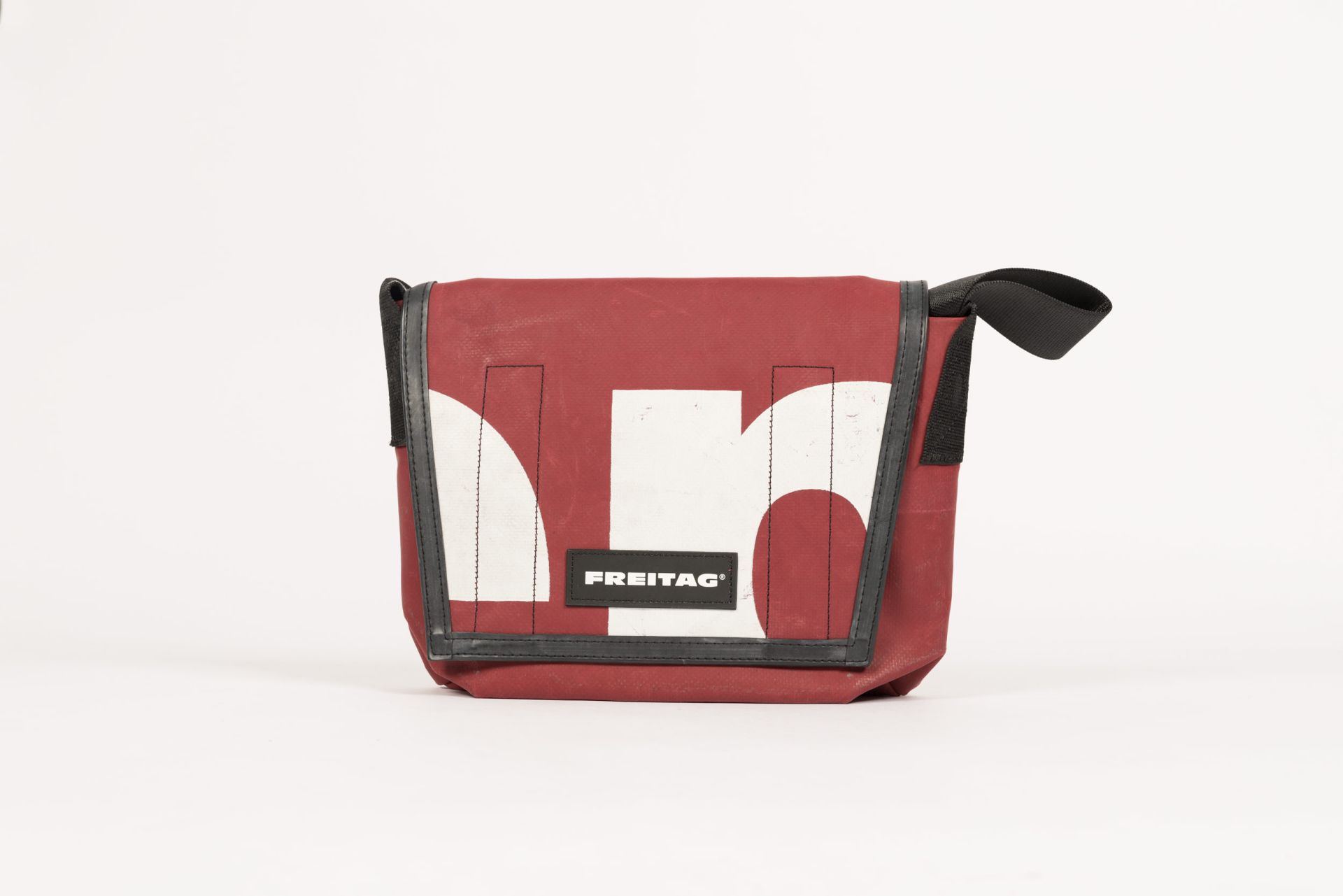 FREITAG F11 LASSIE ピンク FREITAG F11 LASSIE』 FREITAG F11 LASSIE ピンク