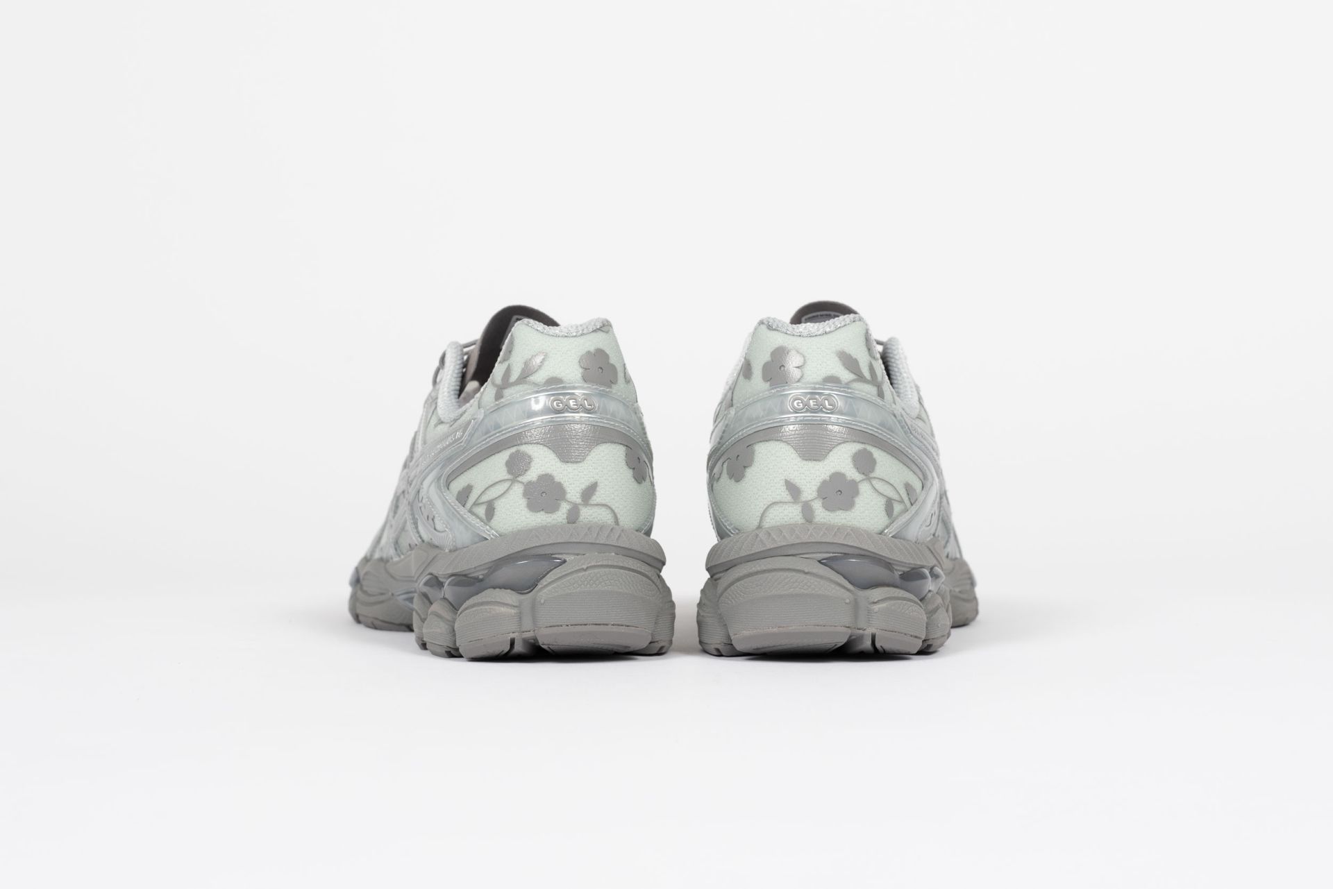 靴 GEL-CUMULUS 16 CECILIE BAHNSEN GLACIER Asics_Cecilie_Bahnsen_Gel-