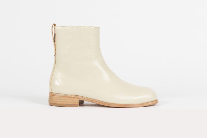 our_legacy_michaelis_boot_dust 