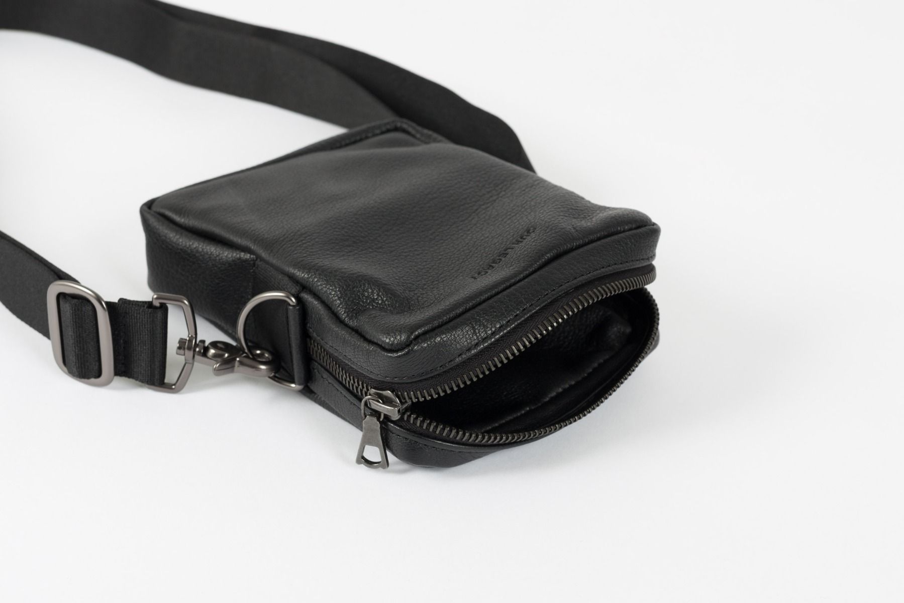 Delay Mini Bag